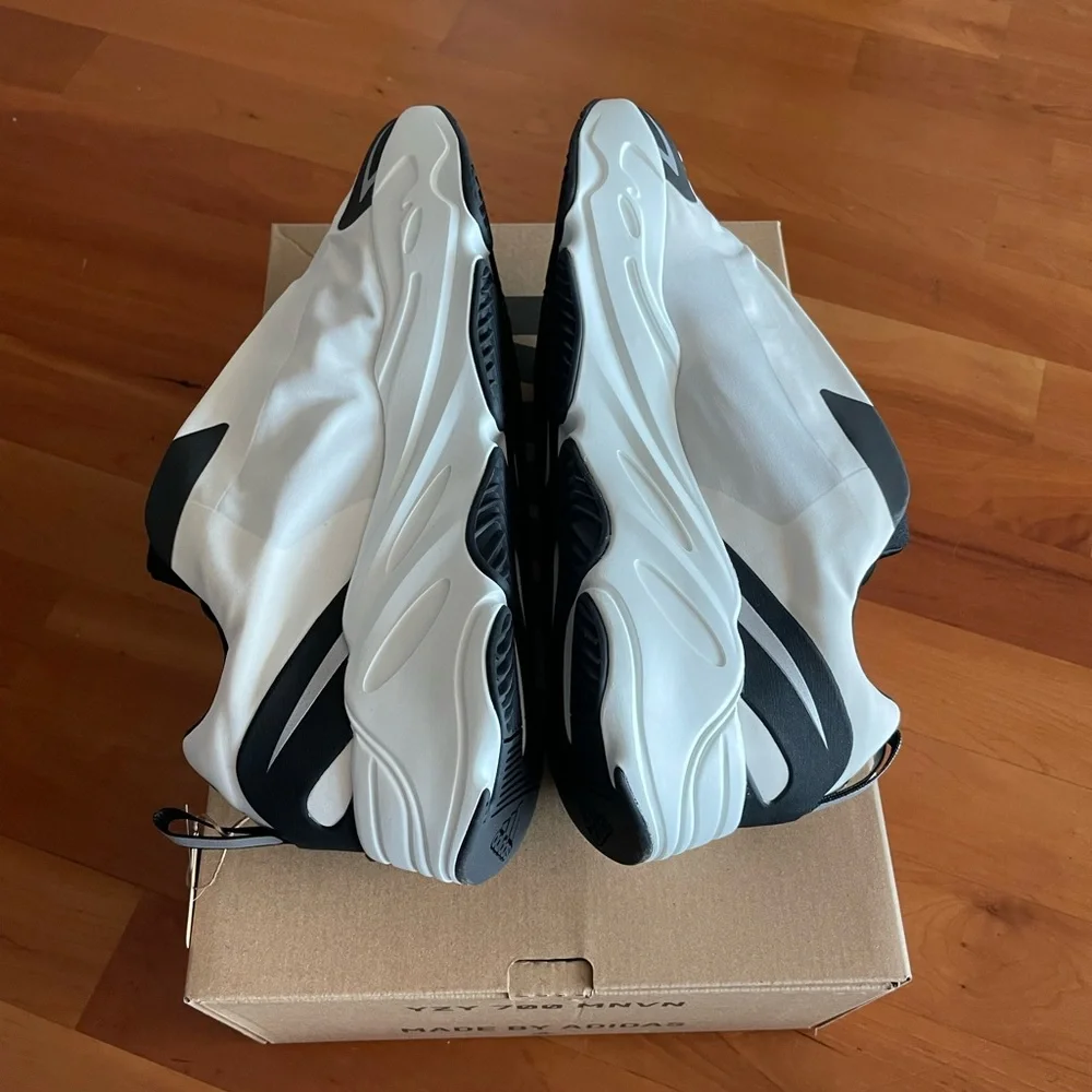 SOLD Yeezy Boost 700 MNVN ‘Analog’ - Picture 7 of 14